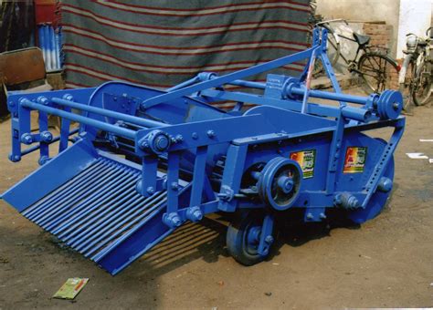 Potato Digger At Best Price In Faridabad Id 604236 D K Enterprises