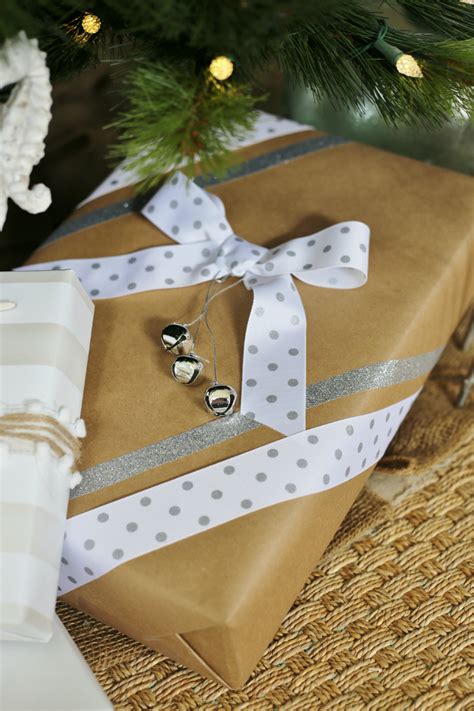 Make any gift beautiful with these cheerful patterns and paper marshmallows! Creative Christmas Gift Wrapping Ideas - Sand and Sisal