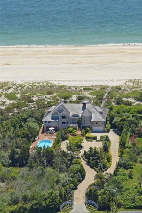 Go Inside Susan Luccis For Sale Hamptons Home Celebrity Houses