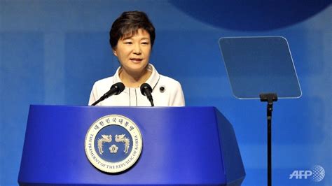 korean yun s happily malaysia life park geun hye inargurated as first female president of