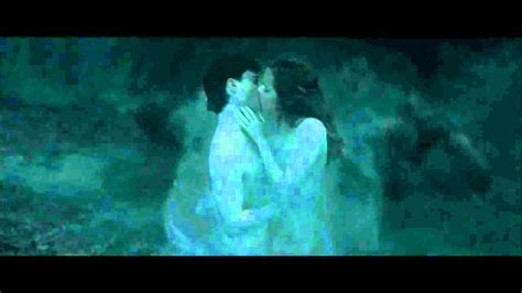 hermione and harry kiss scene harry potter and the deathly hallows part 1 youtube