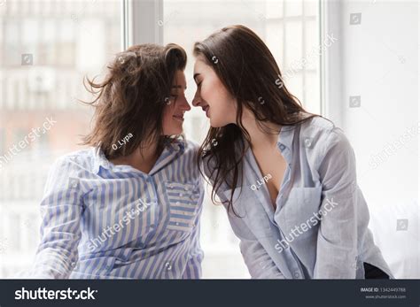 Two Girls Same Sex Going Kiss Stockfoto 1342449788 Shutterstock