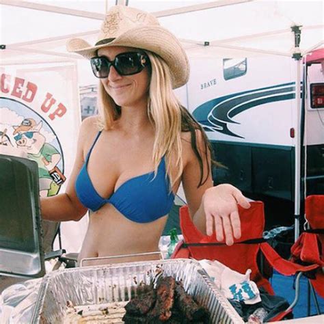 Hot Women Cooking Up Hot Bbq Is Something Special 36 Pics
