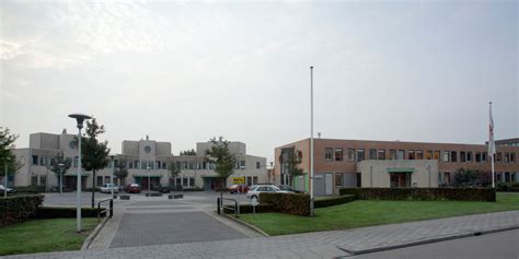 Die touristen besichtigten alle sehenswürdigkeiten in der stadt. Zwolle - Karakter