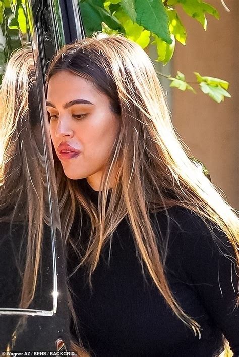 Amelia Hamlin Shares Very Pouty Selfie After Showing Bruised Lips