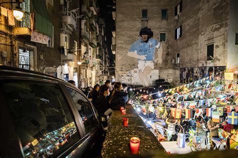 Naples Rend Un Vibrant Hommage à Maradona