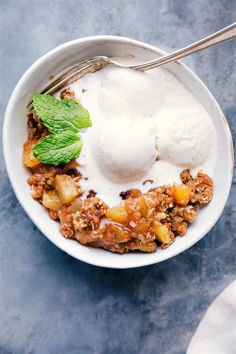 Learn more about chelsea's messy apron's favorite products. Apple Crumble {Step-by-Step Pictures} | Chelsea's Messy ...
