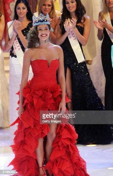 miss world azra akin of turkey is seen on stage december 6 2003 at photo d actualité getty