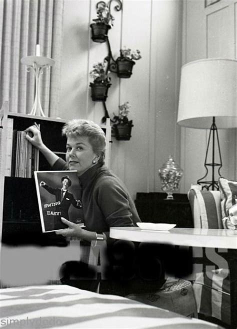 The Lovely Doris Day — Simplydodo Doris Day At Home 1957 Dory Hollywood Music Movie Stars
