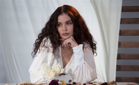 Sabrina Claudio Shares Video For Simmering Track Stand Still