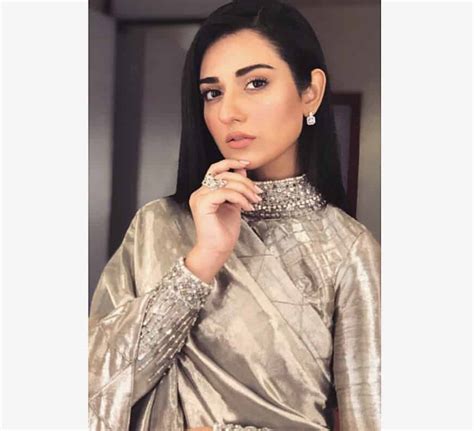 Beautiful Clicks Of Gorgeous Actress Sarah Khan In Saare Reviewitpk