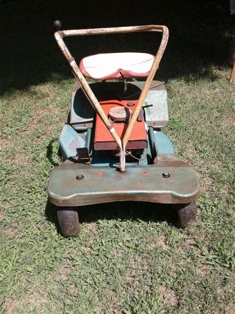 Vintage Lawn Mower Parts Dibandingkan