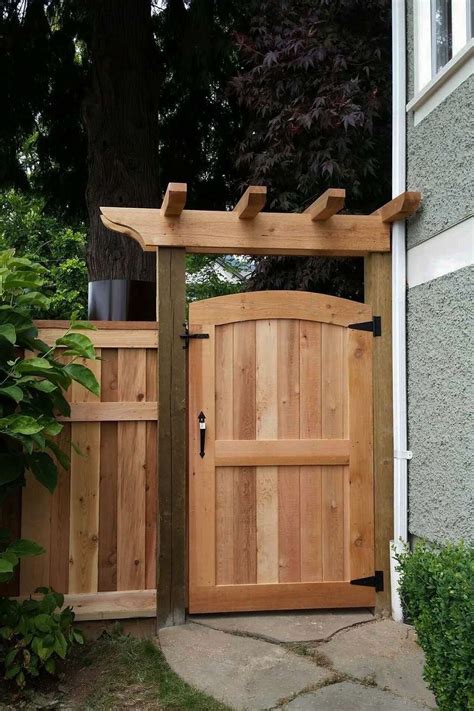 30 Charming Privacy Fence Ideas For Gardens Coodecor Fence Gate
