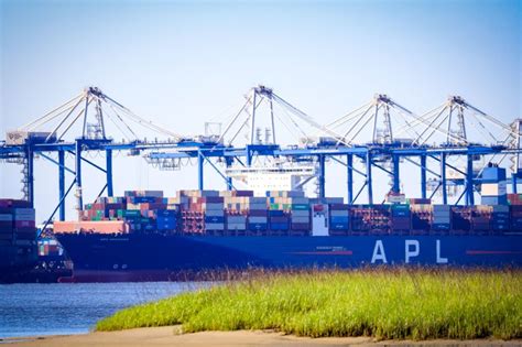 Sc Ports Works Three Large Vessels Reports April Volumes Vesselfinder