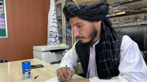 افغانستان میں طالبان حکومت کا ایک سال طالبان کا سنائپر جو اب سرکاری ادارے میں ڈائریکٹر ہے Bbc