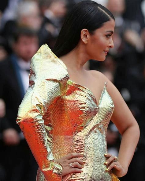 Aishwarya Rai Bachchan In Golden Gown At Cannes 2019
