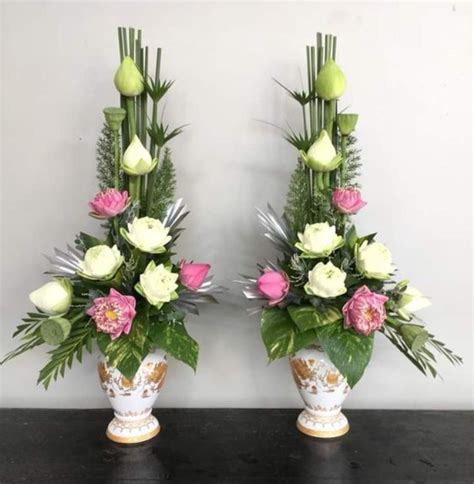 99 mẫu Các kiểu cắm hoa bàn thờ đẹp Chia sẻ từ chuyên gia làm hoa