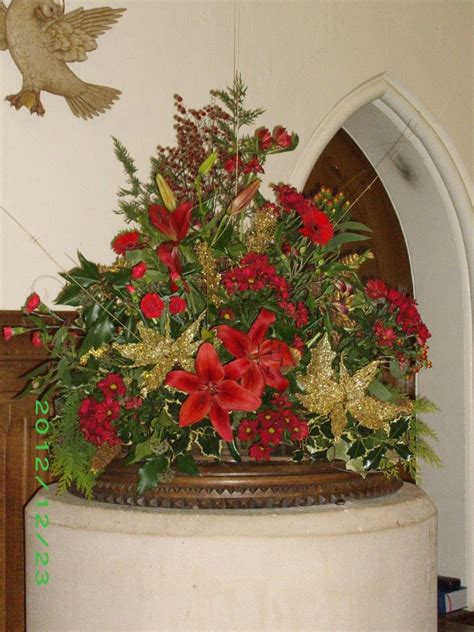 17 Christmas Church Flowers Arrangements Ideas Pictures