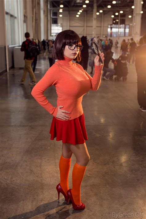 Velma Dinkley Cosplay Amazing Recreation From Scooby Doo Cartoon