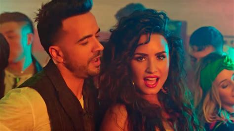 Demi Lovato Y Luis Fonsi Cantan Juntos Échame La Culpa Por Primera