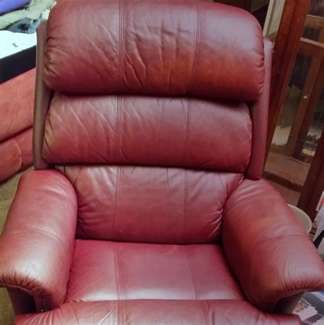 Favorite this post aug 20 SOLD * Leather Recliner Chair (Downtown OKC) | Craigslist Garage Sales - Oklahoma City