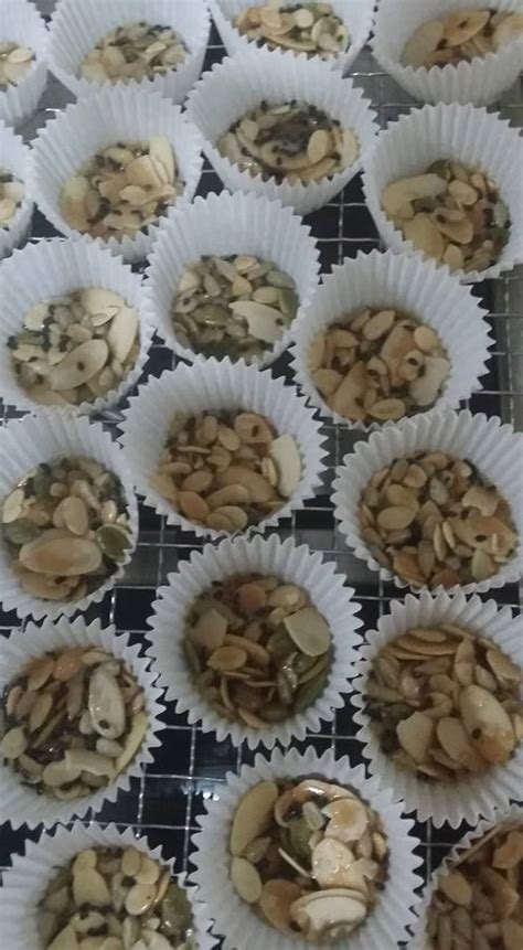 6place the cooled cookies on the reserved parchment sheets. Food, Lifestyle, Education, Parenting, DIY | CaraResepi