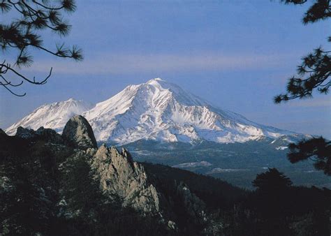 Mount Shasta Desert Mountaineer