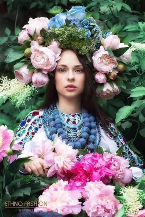 Pin By Olga Kalonova On Ukrainian Folk Fashion Floral Headdress