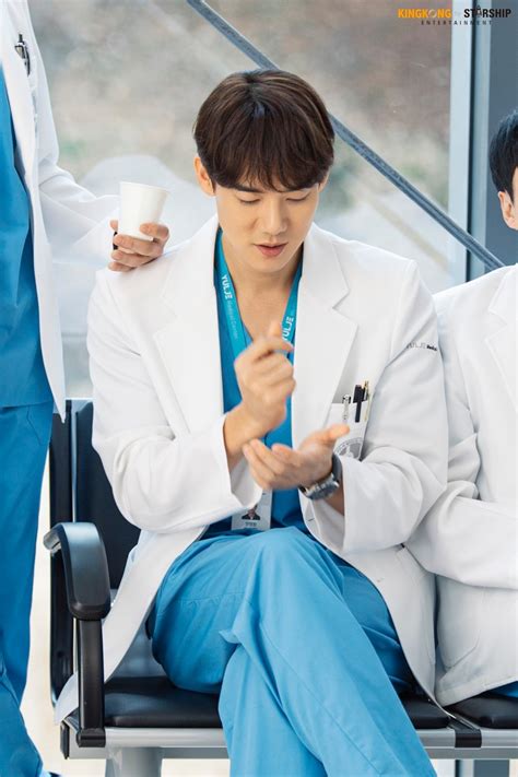 Tvn's upcoming drama hospital playlist has released the second poster! Yoo YeonSeok Drama Poster Shooting Of "Hospital Playlist ...
