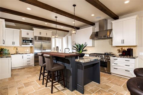 An inviting, traditional adobe kitchen with santa fe style. 7011 El Vuelo Del Este, Rancho Santa Fe, CA 92067 (With images) | Contemporary kitchen, Kitchen ...