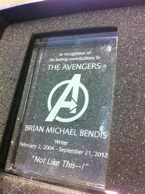 Marvel Honors Bendis With Plaque For Eight Years Of Avengers