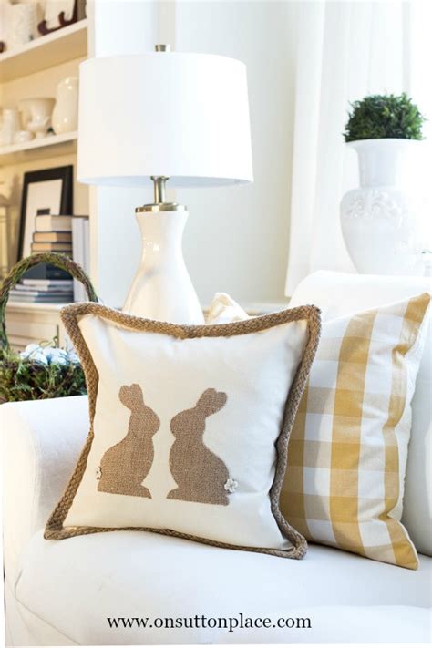Since easter is coming, we collated some lovely diy easter home decorations that you can make. Easter DIY Spring Home Decor | The 36th AVENUE