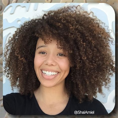 My hair is curly and i'm having lots of flyaways since my last haircut. 18 Best Haircuts for Curly Hair