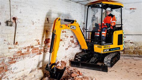 cooper equipment seizes electric excavator rental opportunity