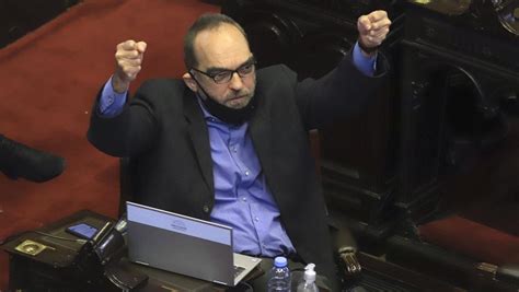 El diputado del frente de todos rodolfo tailhade denunció penalmente a su par de juntos por el cambio fernando iglesias por presunto enriquecimiento ilícito el último jueves. Fernando Iglesias disparó contra Estela de Carlotto:"¿En ...