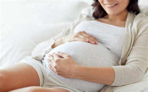 Acariciar La Barriga Durante El Embarazo ¿qué Aporta