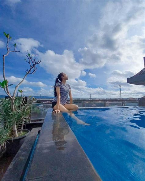 7 Hotel Di Jogja Dengan Rooftop Pool Pemandangannya Mahal