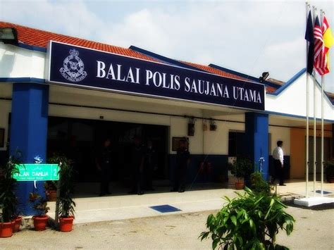 Jalan balai polis was originally known as station street. She Loves Pink: Lunch di balai polis