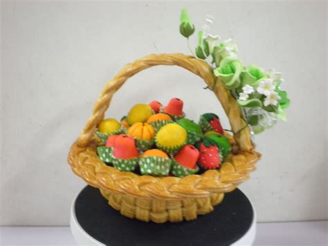Gubahan hamper buah dalam bakul inimama: Set Hantaran Bakul Pastry & Tart Bentuk Buah-buahan (With ...