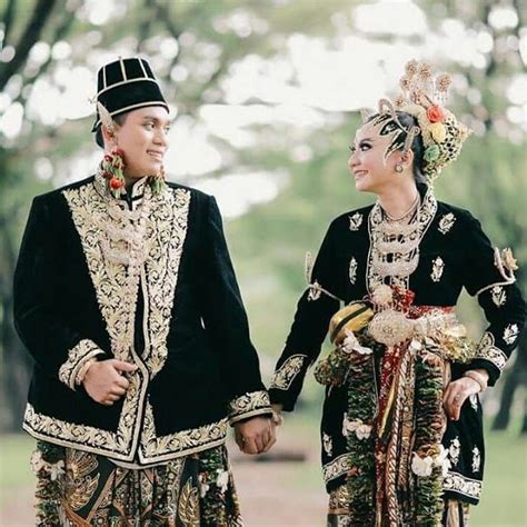 Pakaian Tradisional Jawa Tengah Katherine Ross