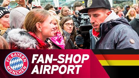 Discover the official fc bayern munich merchandise here at fcbayern.com/shop ➤ order the newest bayern munich jerseys, caps & more fan gear now online! FC Bayern Fan-Shop am Airport eröffnet! - YouTube