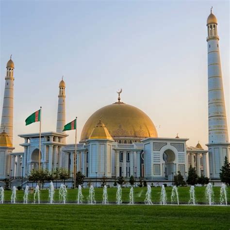 T Rkmenba Y Ruhy Mosque Ashgabat Turkmenistan Atlas Obscura