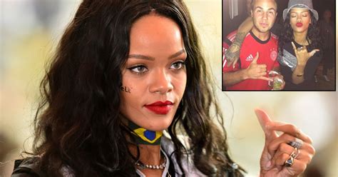 Listen to exerts from the movie soundtrack from hin und weg. Rihanna: Hin und weg von Mario Götze | BUNTE.de