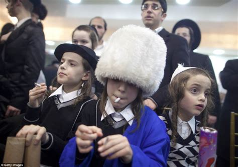 Haredi Ultra Orthodox Jewish Wedding In Jerusalem Daily Mail Online