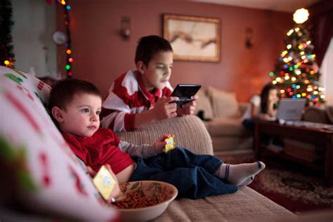 Uno Prof Challenges Link Between Tv And Antisocial Kids Puts Blame On