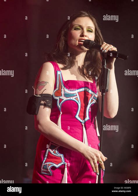 Sophie Ellis Bextor Performing Live In Concert At The Queens Hall