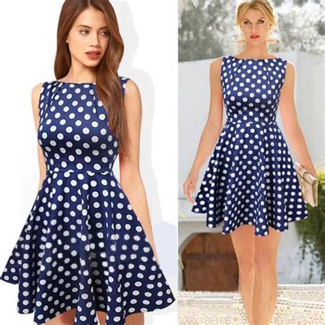Une robe city au look intemporel à mini prix ! La mode des femmes robe bleue à pois blancs Bleu - Achat ...
