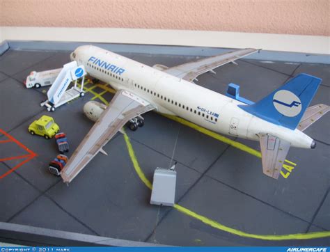 Revell Airbus A320 10649 Airlinercafe