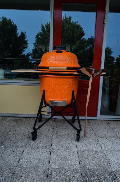 With berghoff outdoor barbecue cooking equipment you've got the right gear to smoke, sear or cook your food just the way you like it. Review: BergHOFF Ceramic BBQ and Oven Large - Just for Koks.nl