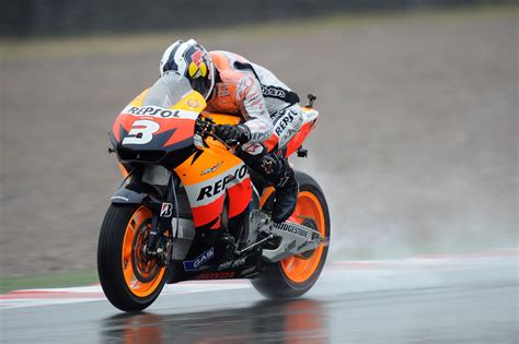 How Do Motogp Riders Stay Dry In The Rain Wearing Leathers Rmotorcycles
